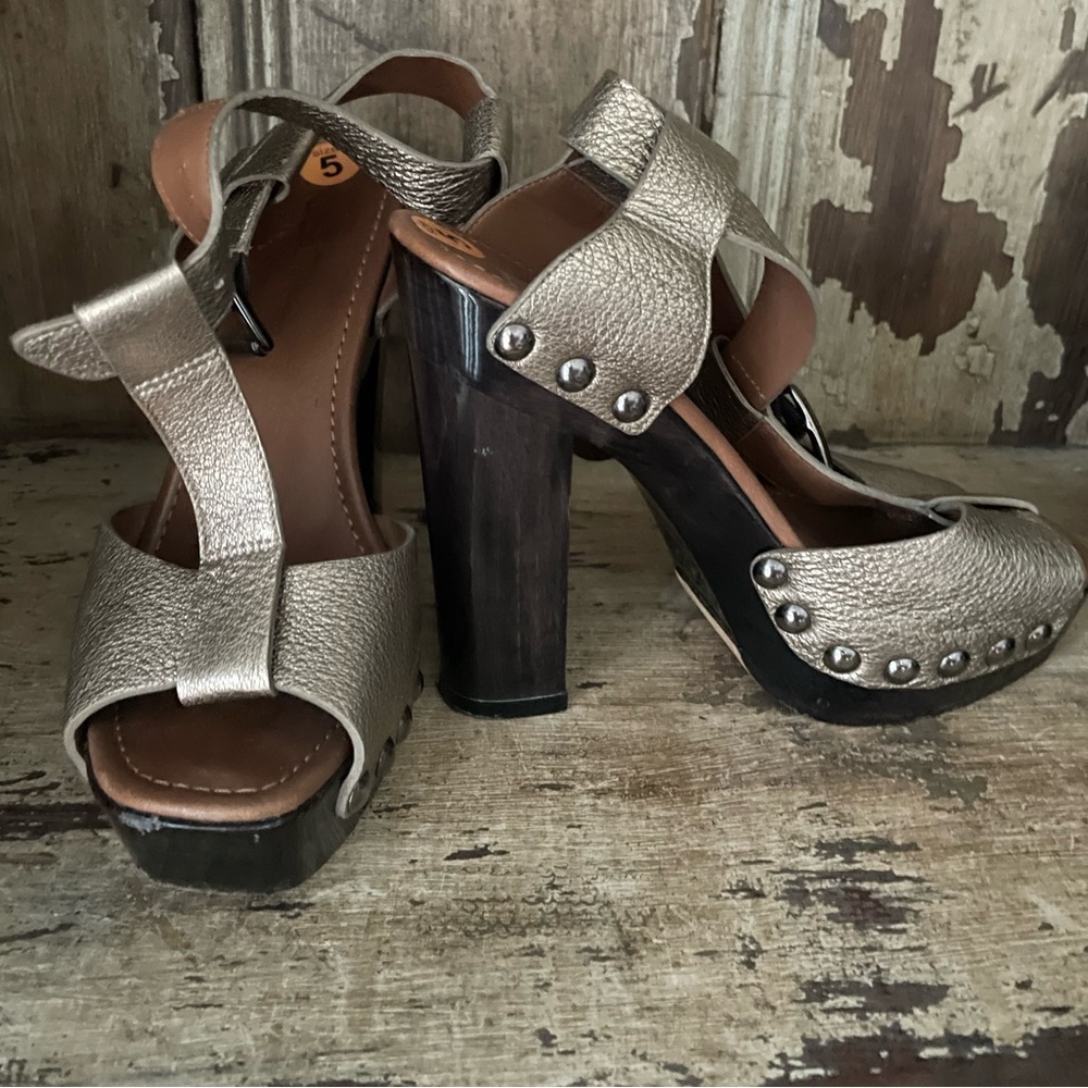 Ugg Collection - image 3